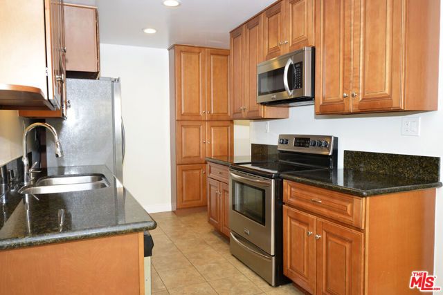 5950 Canterbury Drive C212, Culver City, CA 90230