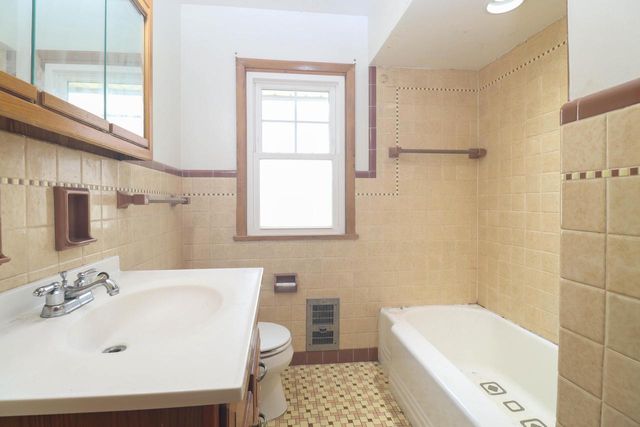 6745 N 56th STREET, Milwaukee, WI 53223