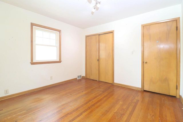 6745 N 56th STREET, Milwaukee, WI 53223