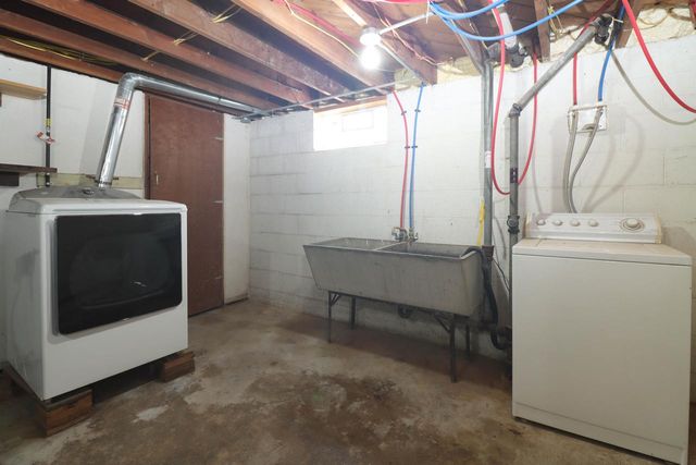 6745 N 56th STREET, Milwaukee, WI 53223