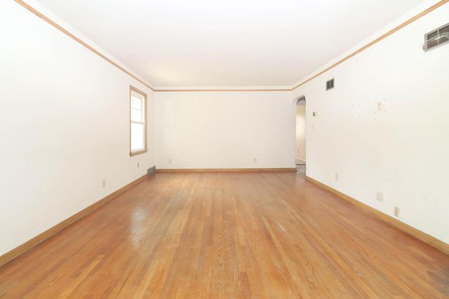 6745 N 56th STREET, Milwaukee, WI 53223