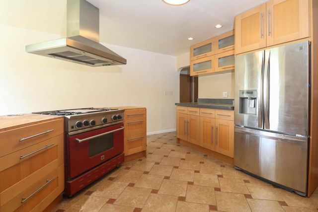6745 N 56th STREET, Milwaukee, WI 53223
