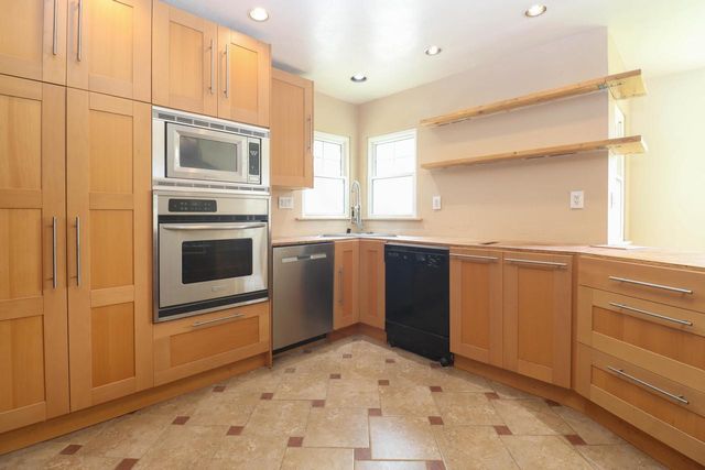 6745 N 56th STREET, Milwaukee, WI 53223