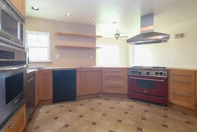 6745 N 56th STREET, Milwaukee, WI 53223