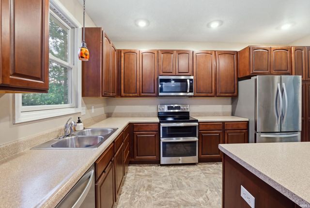7243 N Red Hill Road, Ellettsville, IN 47429