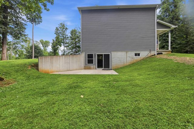 7243 N Red Hill Road, Ellettsville, IN 47429