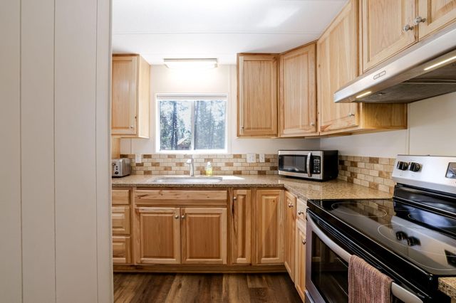 55516 Big River Drive, Bend, OR 97707