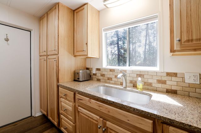 55516 Big River Drive, Bend, OR 97707