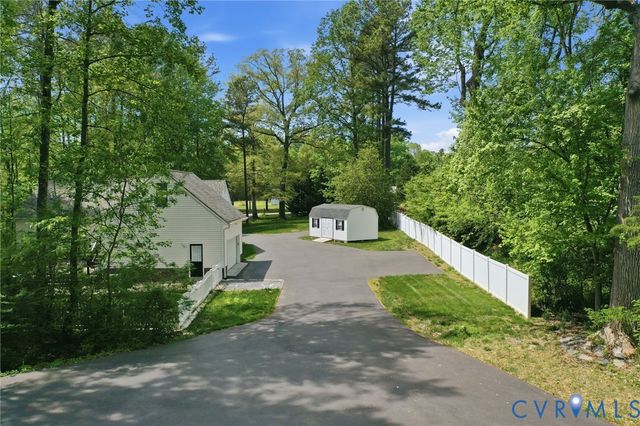 10068 Holly Rd, Mechanicsville, VA 23116