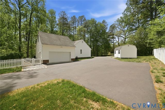 10068 Holly Rd, Mechanicsville, VA 23116