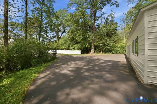10068 Holly Rd, Mechanicsville, VA 23116