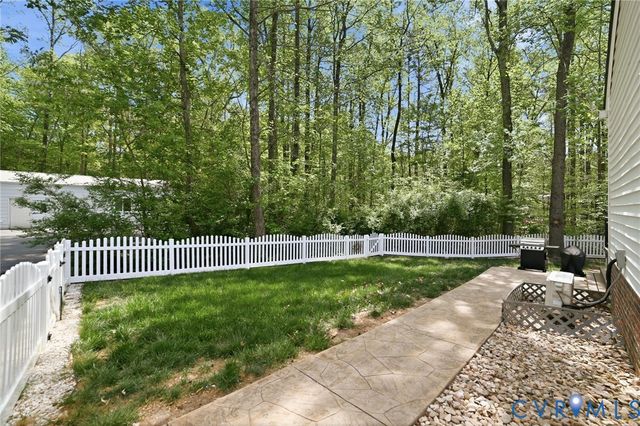 10068 Holly Rd, Mechanicsville, VA 23116