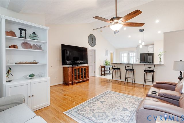 10068 Holly Rd, Mechanicsville, VA 23116