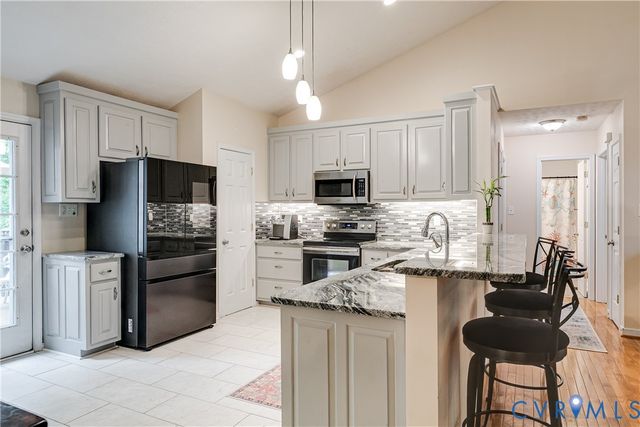 10068 Holly Rd, Mechanicsville, VA 23116