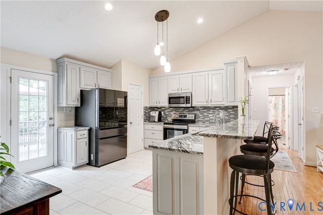 10068 Holly Rd, Mechanicsville, VA 23116
