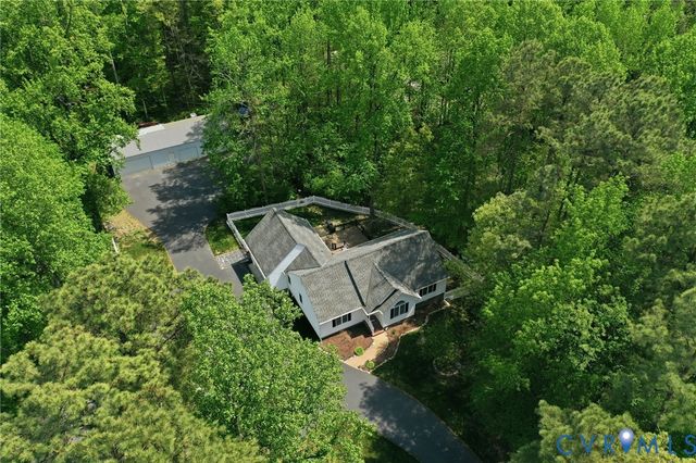 10068 Holly Rd, Mechanicsville, VA 23116