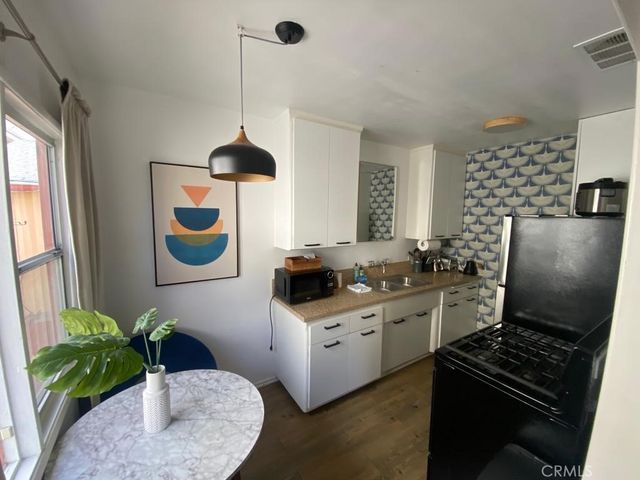 1750 Purdue, Los Angeles, CA 90025