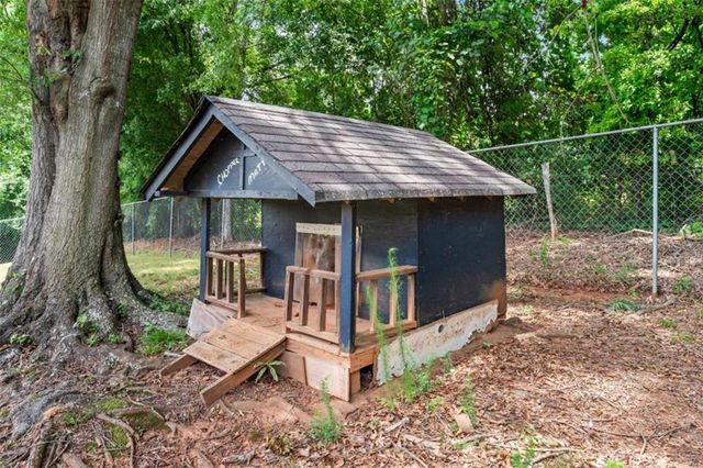 238 Apple Valley Road, Commerce, GA 30529