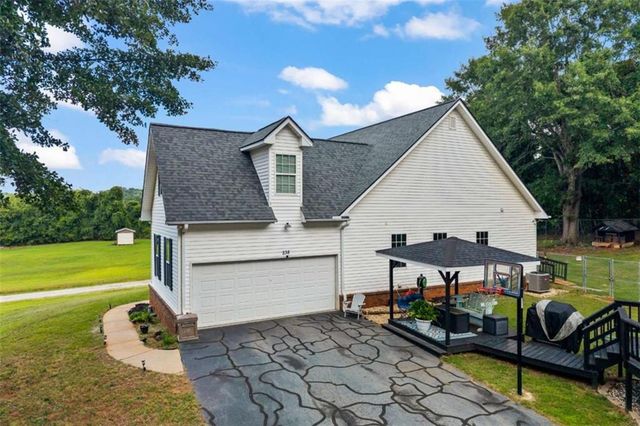 238 Apple Valley Road, Commerce, GA 30529
