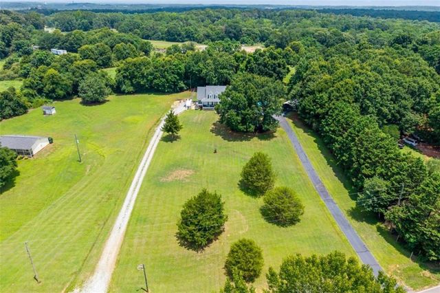 238 Apple Valley Road, Commerce, GA 30529