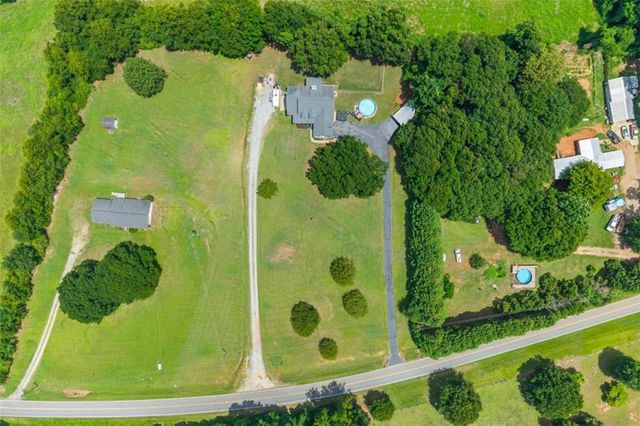 238 Apple Valley Road, Commerce, GA 30529