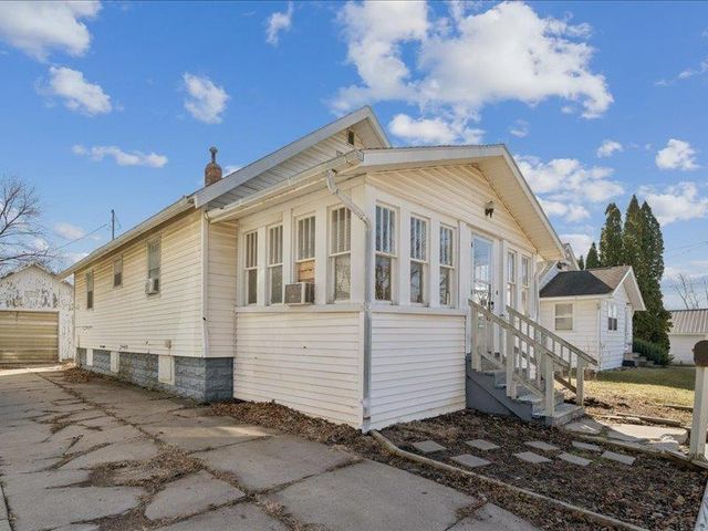 519 2nd Ave NW, Oelwein, IA 50662