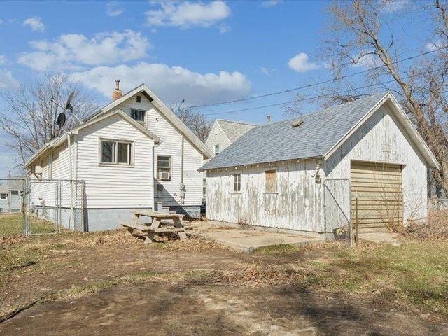 519 2nd Ave NW, Oelwein, IA 50662