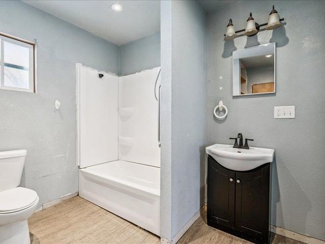 519 2nd Ave NW, Oelwein, IA 50662