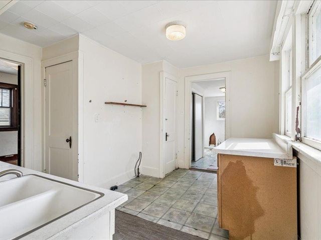 519 2nd Ave NW, Oelwein, IA 50662