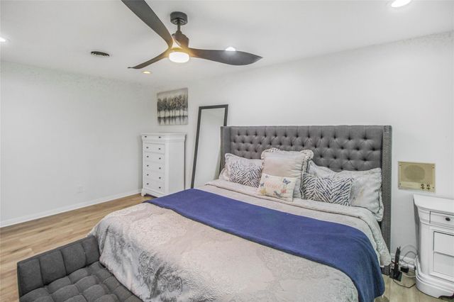 536 Oak Drive, Lake Jackson, TX 77566