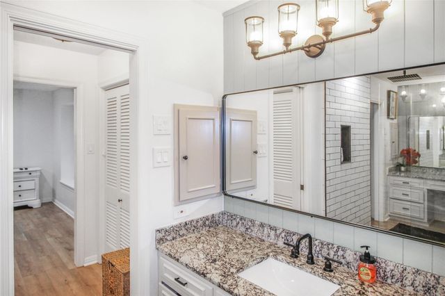 536 Oak Drive, Lake Jackson, TX 77566