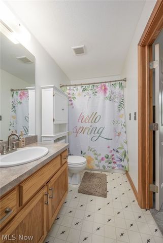 412 Lincoln Avenue, Cuyahoga Falls, OH 44221