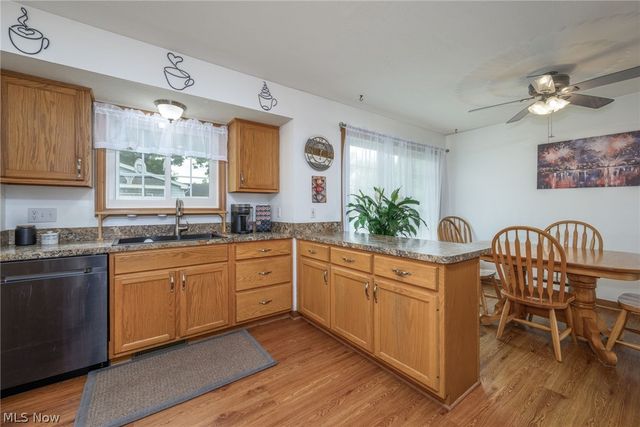 412 Lincoln Avenue, Cuyahoga Falls, OH 44221