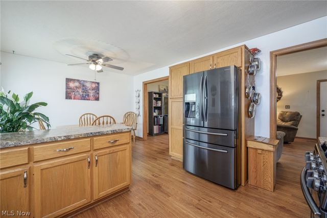 412 Lincoln Avenue, Cuyahoga Falls, OH 44221