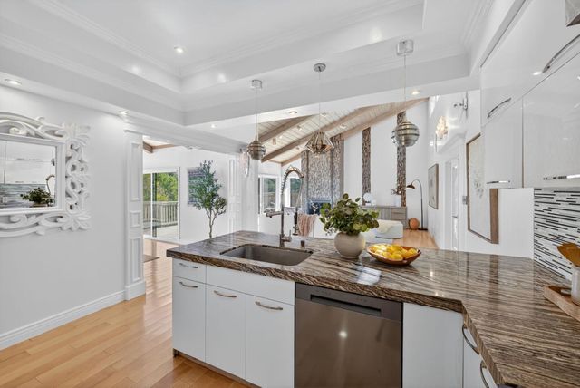 30 Bluebell Lane, Hillsborough, CA 94010
