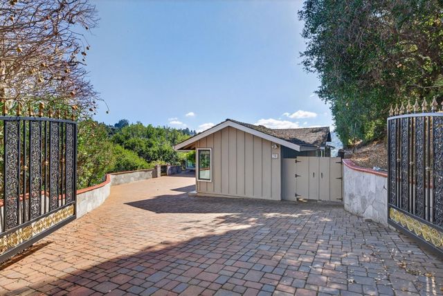 30 Bluebell Lane, Hillsborough, CA 94010