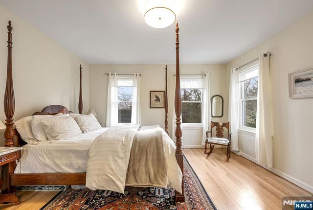 22 Knollwood Drive, Ho-ho-kus, NJ 07423