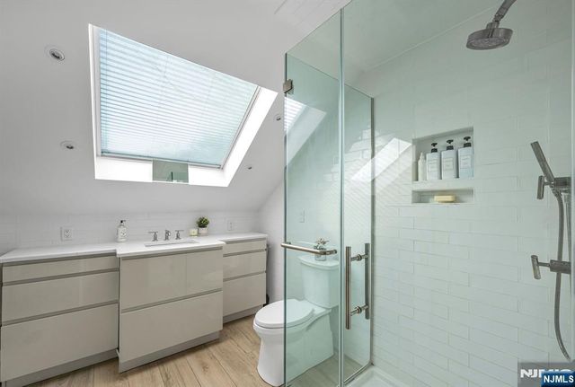 22 Knollwood Drive, Ho-ho-kus, NJ 07423