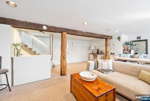 22 Knollwood Drive, Ho-ho-kus, NJ 07423