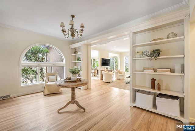 22 Knollwood Drive, Ho-ho-kus, NJ 07423