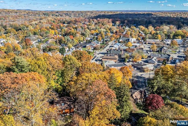 22 Knollwood Drive, Ho-ho-kus, NJ 07423