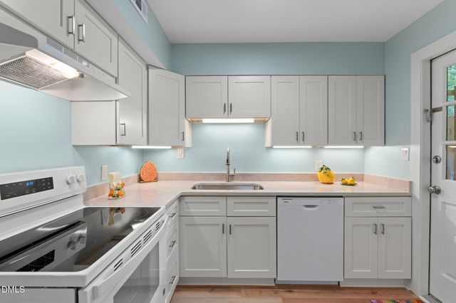 220 Elizabeth Street Apt C10, Chapel Hill, NC 27514