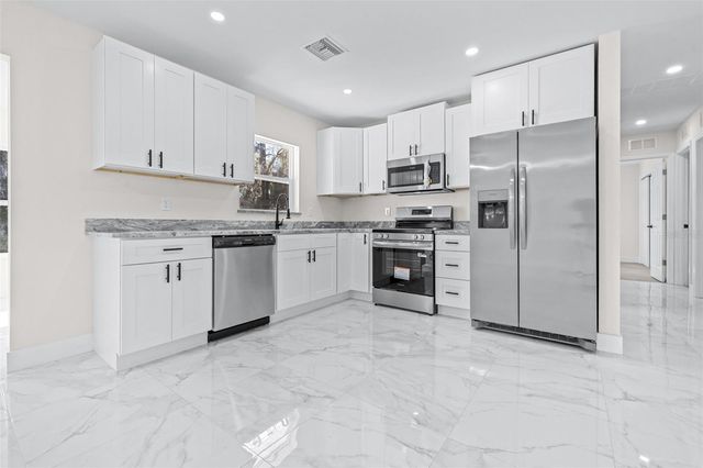 34534 ORCHID PARKWAY, Dade City, FL 33523