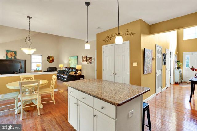 21 SAWGRASS DR, Reading, PA 19606