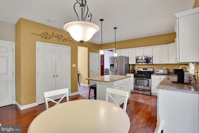 21 SAWGRASS DR, Reading, PA 19606