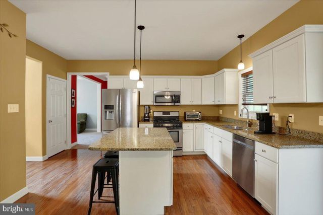 21 SAWGRASS DR, Reading, PA 19606