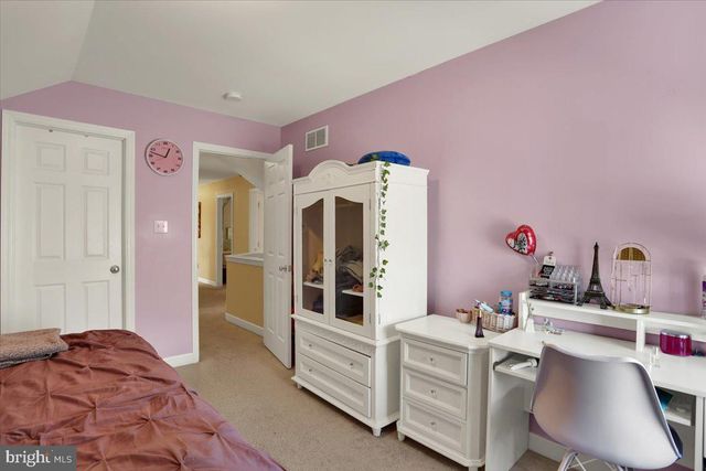 21 SAWGRASS DR, Reading, PA 19606