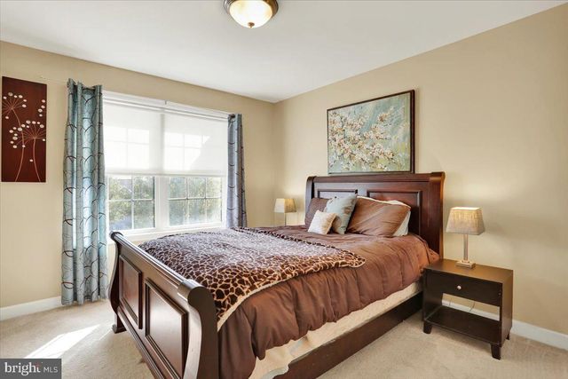 21 SAWGRASS DR, Reading, PA 19606