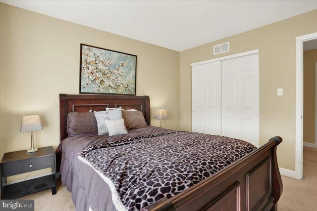 21 SAWGRASS DR, Reading, PA 19606