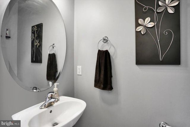 21 SAWGRASS DR, Reading, PA 19606